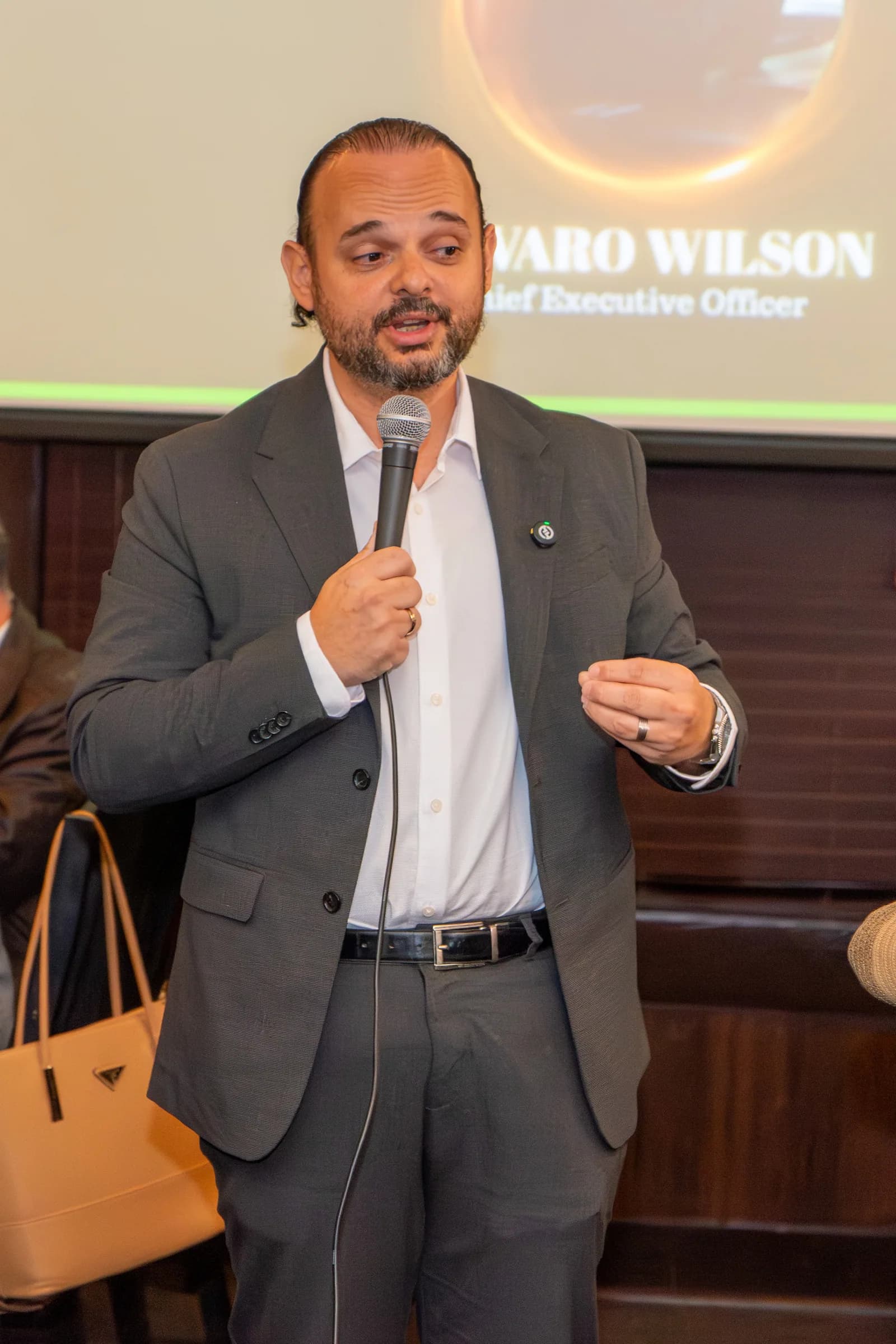 Networking entre empreendedores internacionais sobre banking empresarial nos EUA em Goiânia